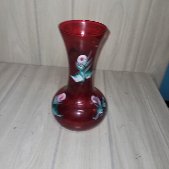Vintage Elegant Hand Painted Red Glass Vase with Floral Design Fenton? - Picture 5 of 6